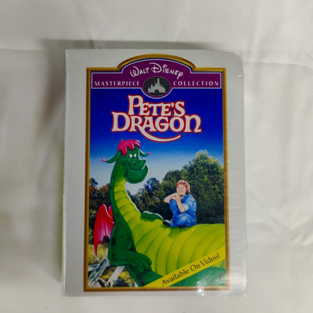 1997 Happy Meal Disney's Masterpiece collection #3 Pete's Dragon: Elliott